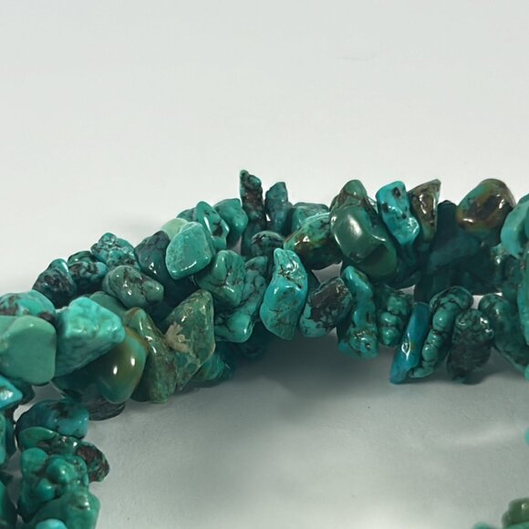 Chippy Green Bracelet Faux Turquoise 3 Strand Stretch Boho Layering - Picture 5 of 6